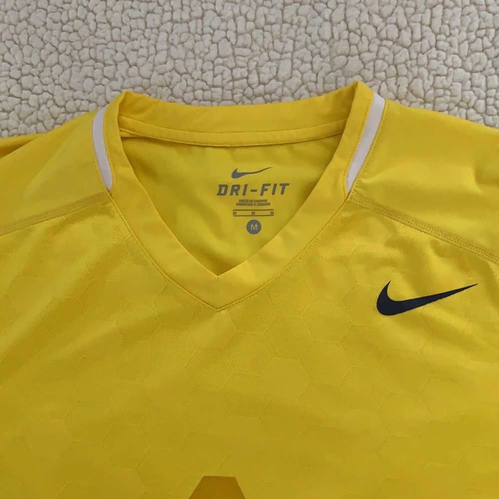 Nike (3) shirts / Men's Shirt / Size: M - Picture 4 of 6